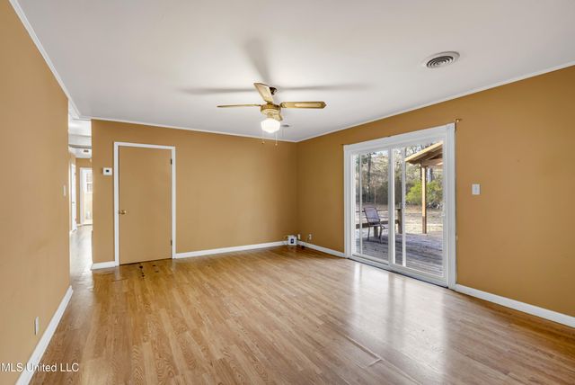 13600 Money Farm Road, Ocean Springs, MS 39564