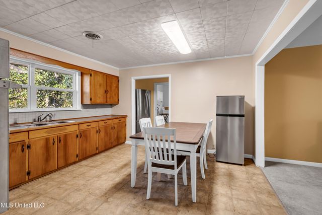 13600 Money Farm Road, Ocean Springs, MS 39564