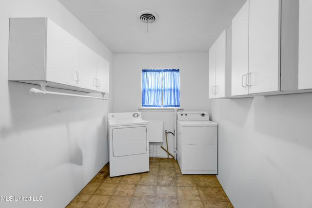 13600 Money Farm Road, Ocean Springs, MS 39564