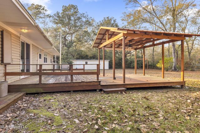13600 Money Farm Road, Ocean Springs, MS 39564