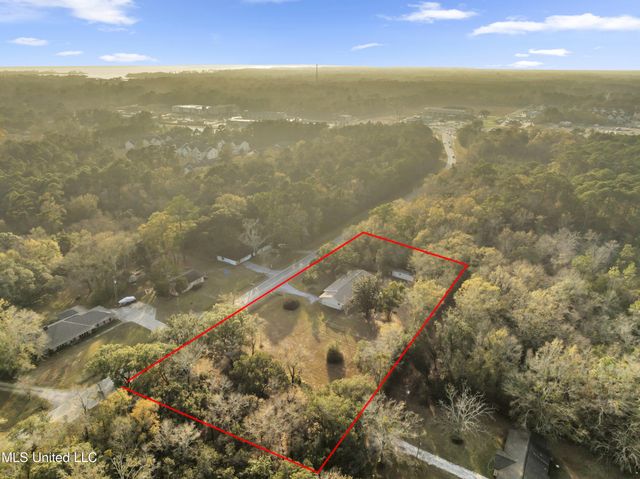 13600 Money Farm Road, Ocean Springs, MS 39564