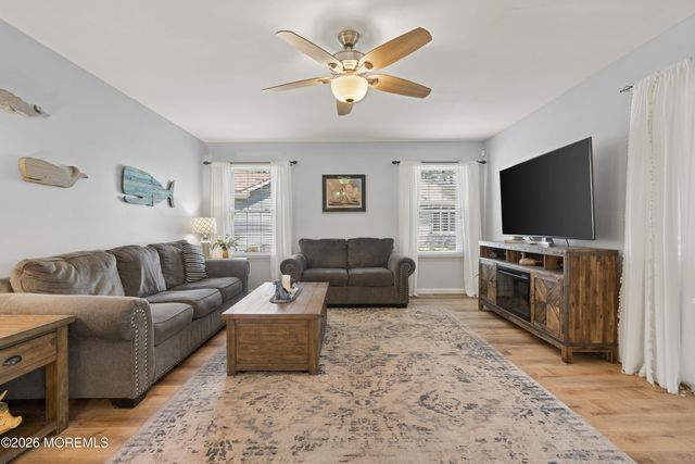 6 Wales Court, Forked River, NJ 08731