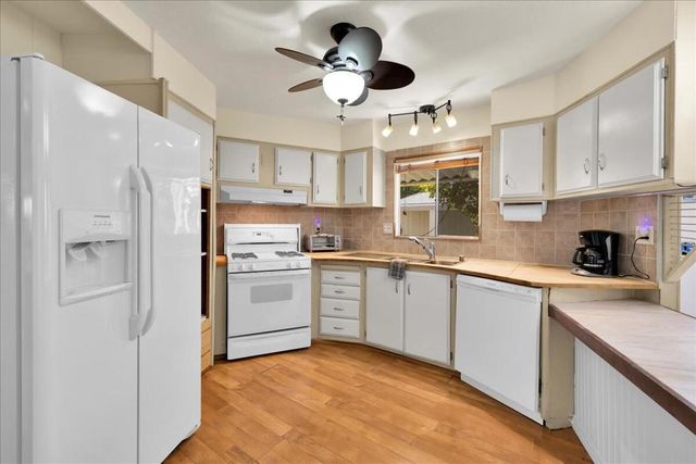 132 Hester Drive, Cathedral City, CA 92234