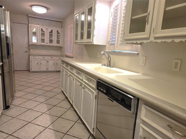 9334 Hunters Creek Drive, Dallas, TX 75243