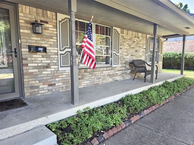 9334 Hunters Creek Drive, Dallas, TX 75243