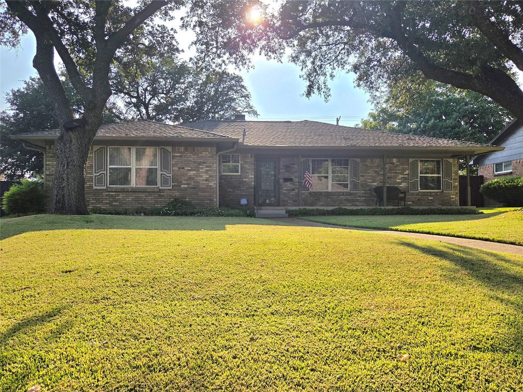 9334 Hunters Creek Drive, Dallas, TX 75243
