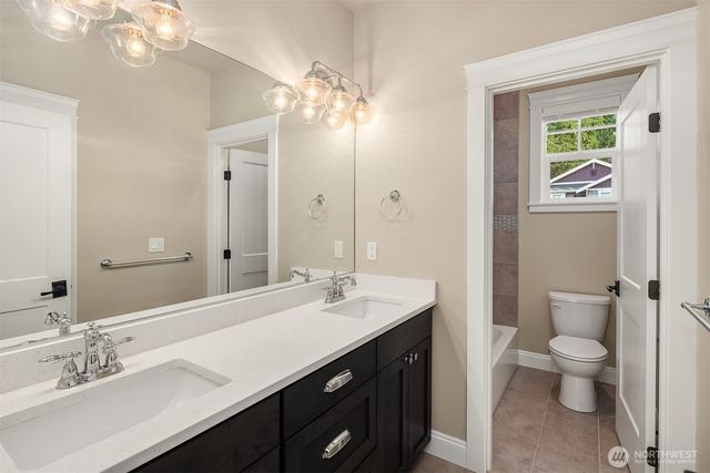 2832 109th Avenue SE, Bellevue, WA 98004