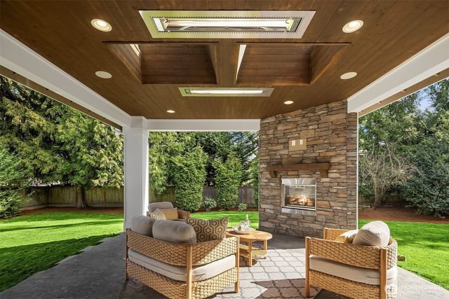 2832 109th Avenue SE, Bellevue, WA 98004