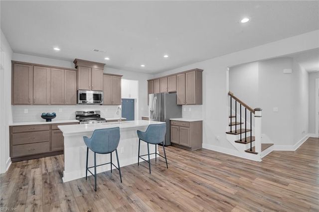 1124 Erin DR, Suffolk, VA 23435