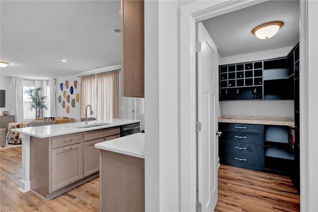 1124 Erin DR, Suffolk, VA 23435