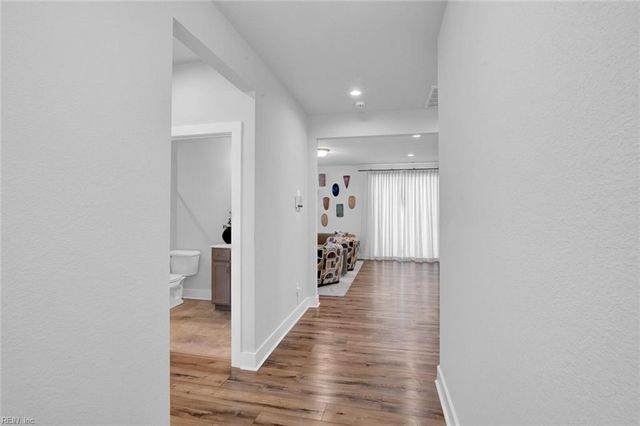 1124 Erin DR, Suffolk, VA 23435