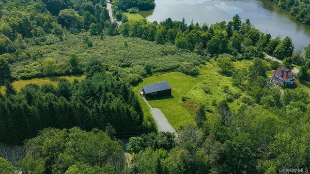 12 Durr Road, Jeffersonville, NY 12748