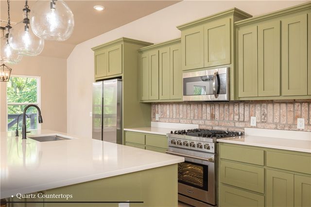 4 Goring Circle, Bella Vista, AR 72714