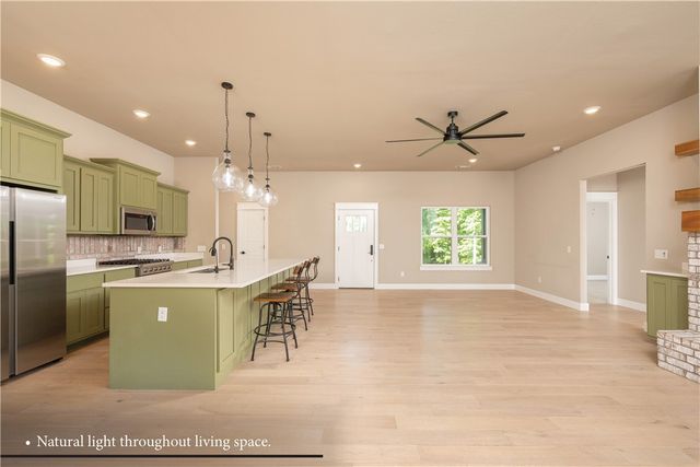 4 Goring Circle, Bella Vista, AR 72714