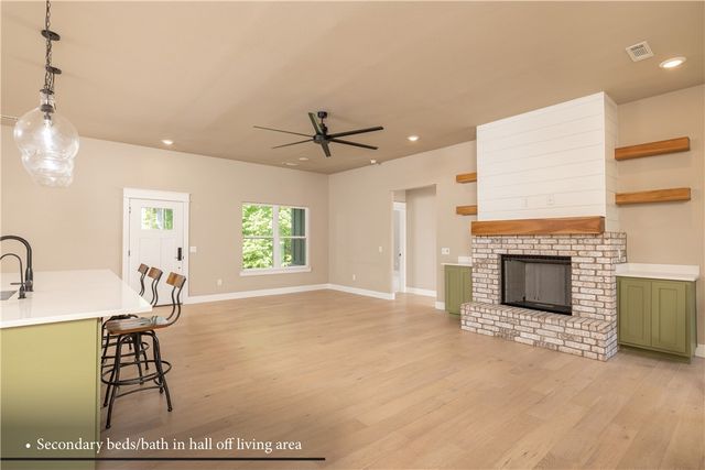 4 Goring Circle, Bella Vista, AR 72714