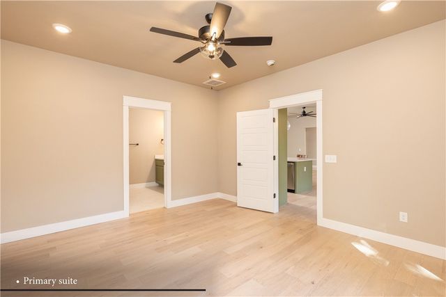 4 Goring Circle, Bella Vista, AR 72714
