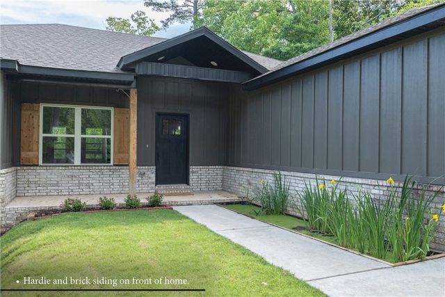 4 Goring Circle, Bella Vista, AR 72714