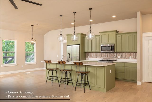 4 Goring Circle, Bella Vista, AR 72714
