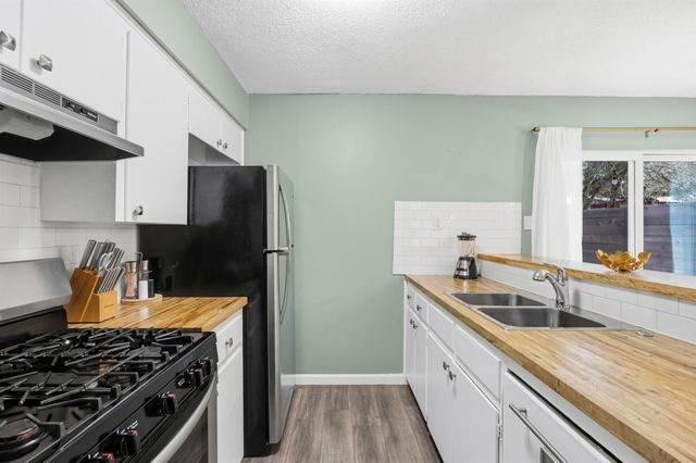 11301 Oakwood DR A, Austin, TX 78753