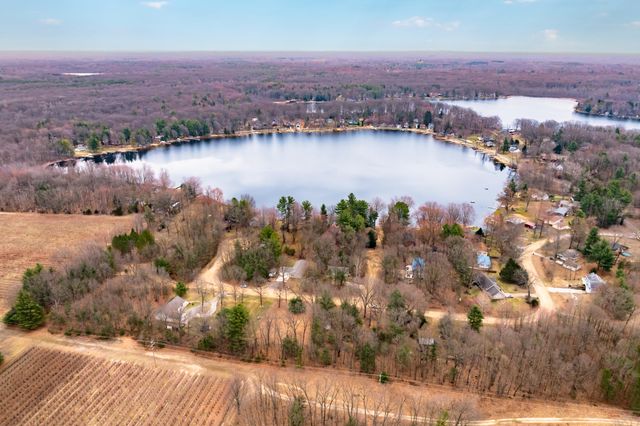 08311 W Shore Drive, Columbia Twp, MI 49056