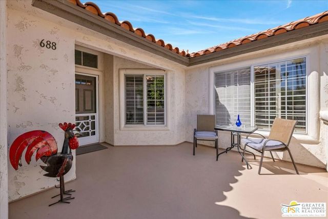688 Vista Lago Circle, Palm Desert, CA 92211