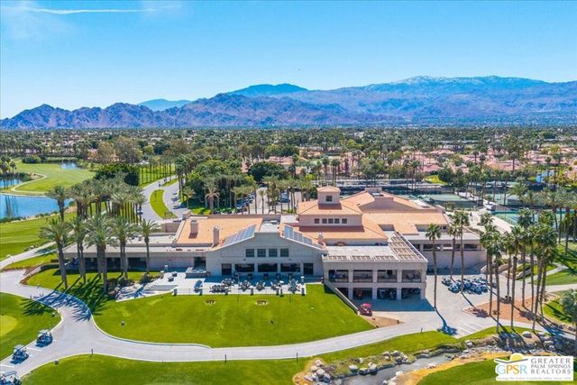 688 Vista Lago Circle, Palm Desert, CA 92211
