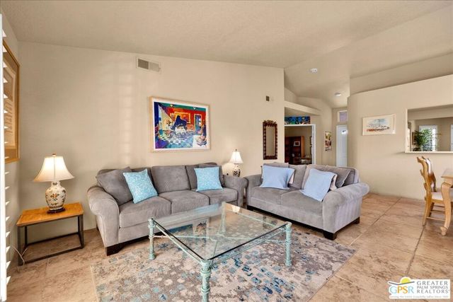 688 Vista Lago Circle, Palm Desert, CA 92211