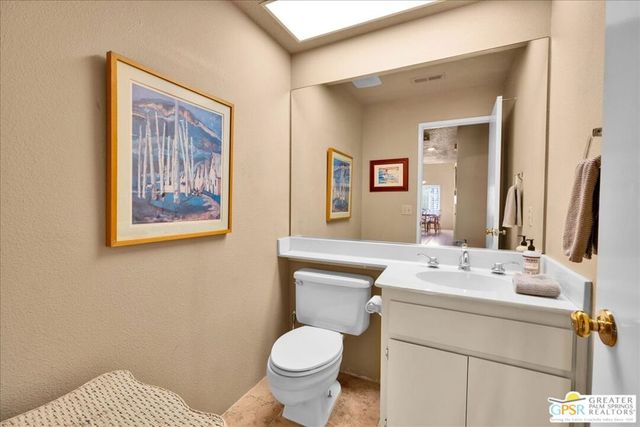 688 Vista Lago Circle, Palm Desert, CA 92211