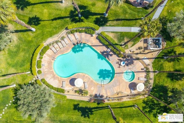 688 Vista Lago Circle, Palm Desert, CA 92211