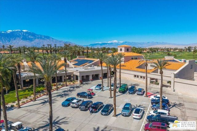 688 Vista Lago Circle, Palm Desert, CA 92211
