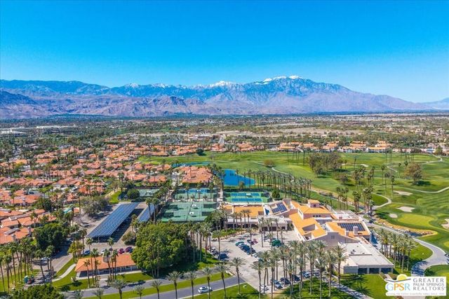 688 Vista Lago Circle, Palm Desert, CA 92211