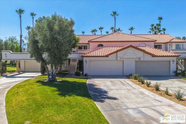 688 Vista Lago Circle, Palm Desert, CA 92211
