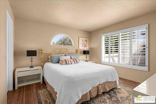688 Vista Lago Circle, Palm Desert, CA 92211