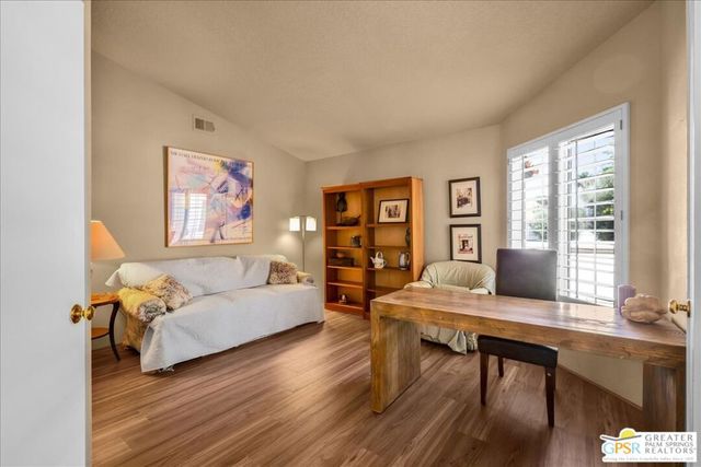688 Vista Lago Circle, Palm Desert, CA 92211