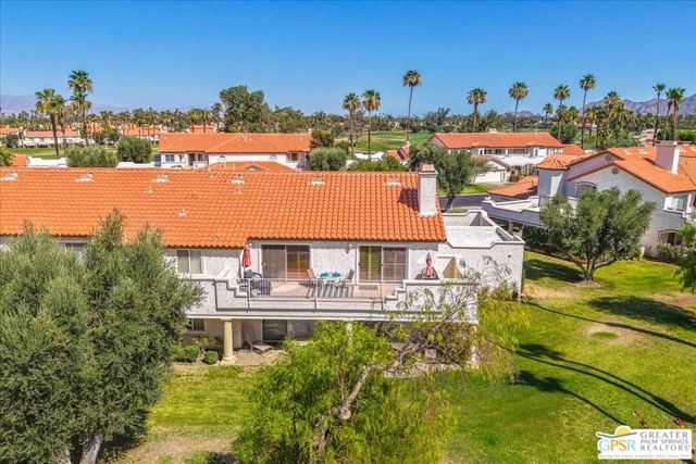 688 Vista Lago Circle, Palm Desert, CA 92211