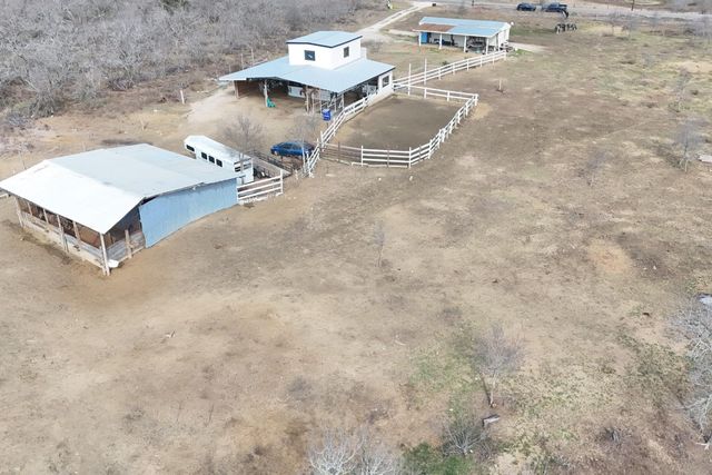 2690 County Road 466, Elgin, TX 78621