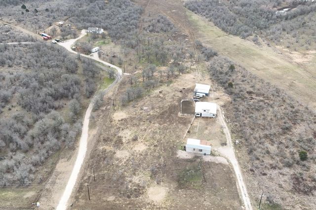 2690 County Road 466, Elgin, TX 78621