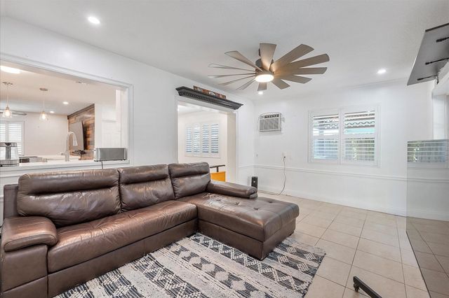 4980 SW 8th Ct, Margate, FL 33068