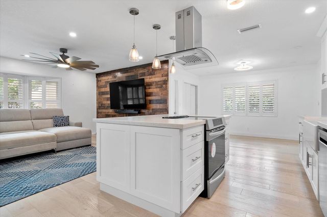 4980 SW 8th Ct, Margate, FL 33068