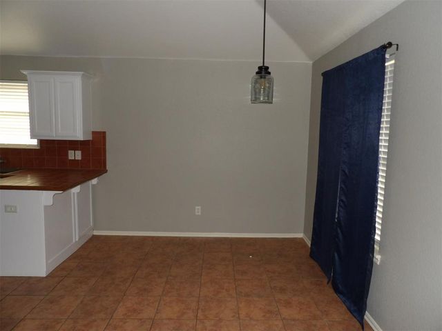 4405 Apple Blossom Circle, Moore, OK 73160