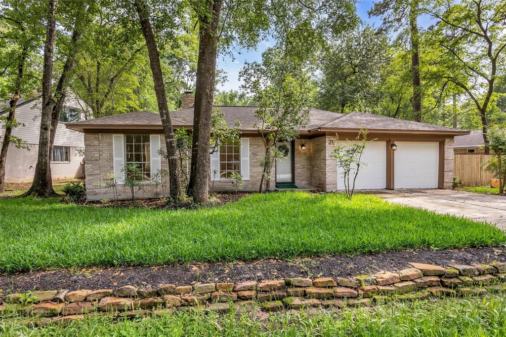 25 N Deerfoot Circle, Spring, TX 77380