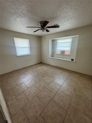 3308 Shadybrook Drive, Midwest City, OK 73110