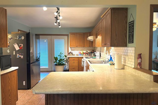 128 S 16TH ST, Hot Springs, SD 57747