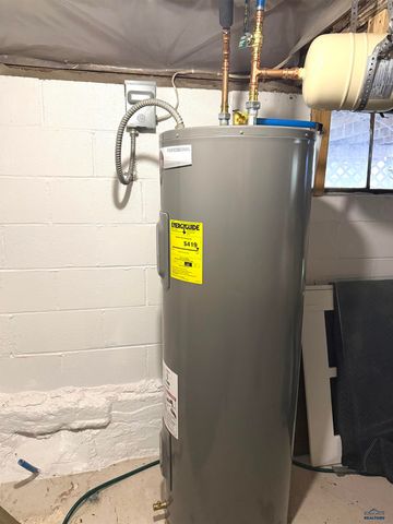 128 S 16TH ST, Hot Springs, SD 57747