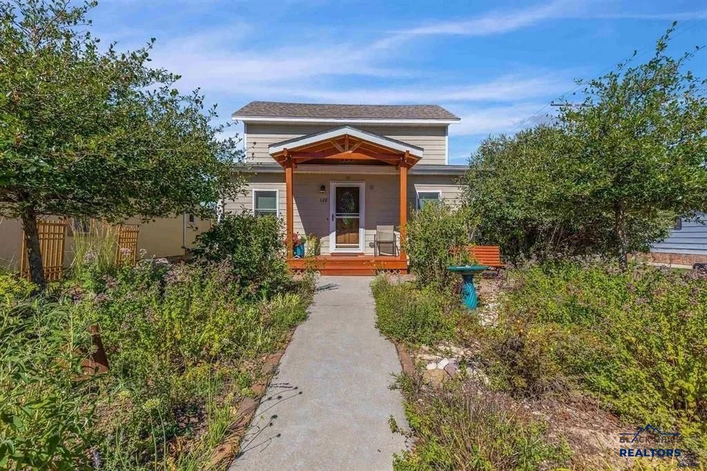 128 S 16TH ST, Hot Springs, SD 57747