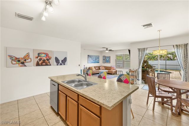 618 SW 18th ST, Cape Coral, FL 33991