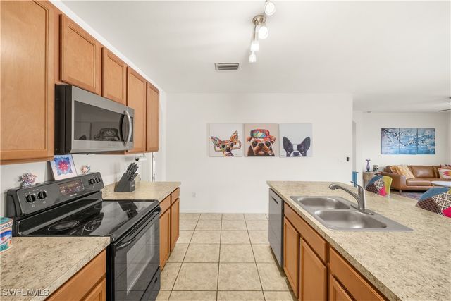 618 SW 18th ST, Cape Coral, FL 33991