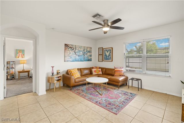 618 SW 18th ST, Cape Coral, FL 33991