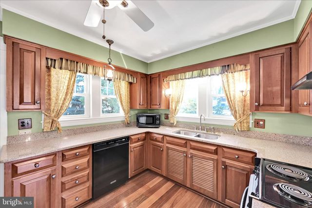715 S MAIN ST, Red Lion, PA 17356