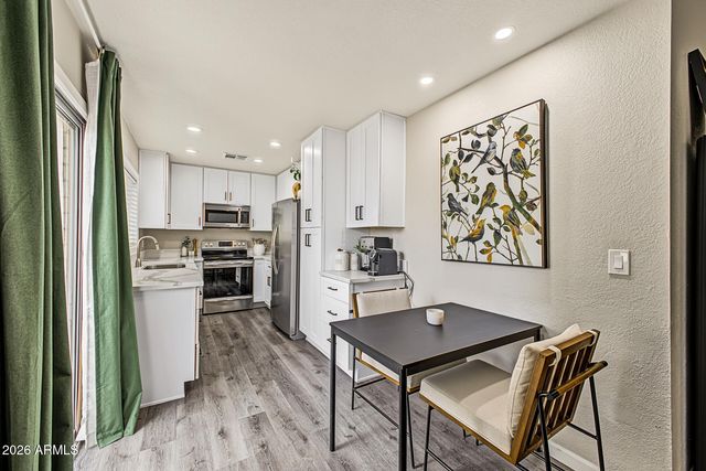 3306 S PARKSIDE Drive, Tempe, AZ 85282